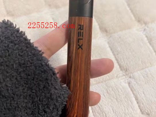 悦刻烟杆市场价格解析,如何选购高性价比的电子烟设备?